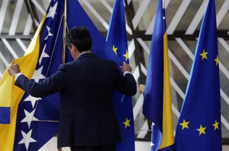 Godina iskušenja i (ne)zasluženog kandidatskog statusa BiH