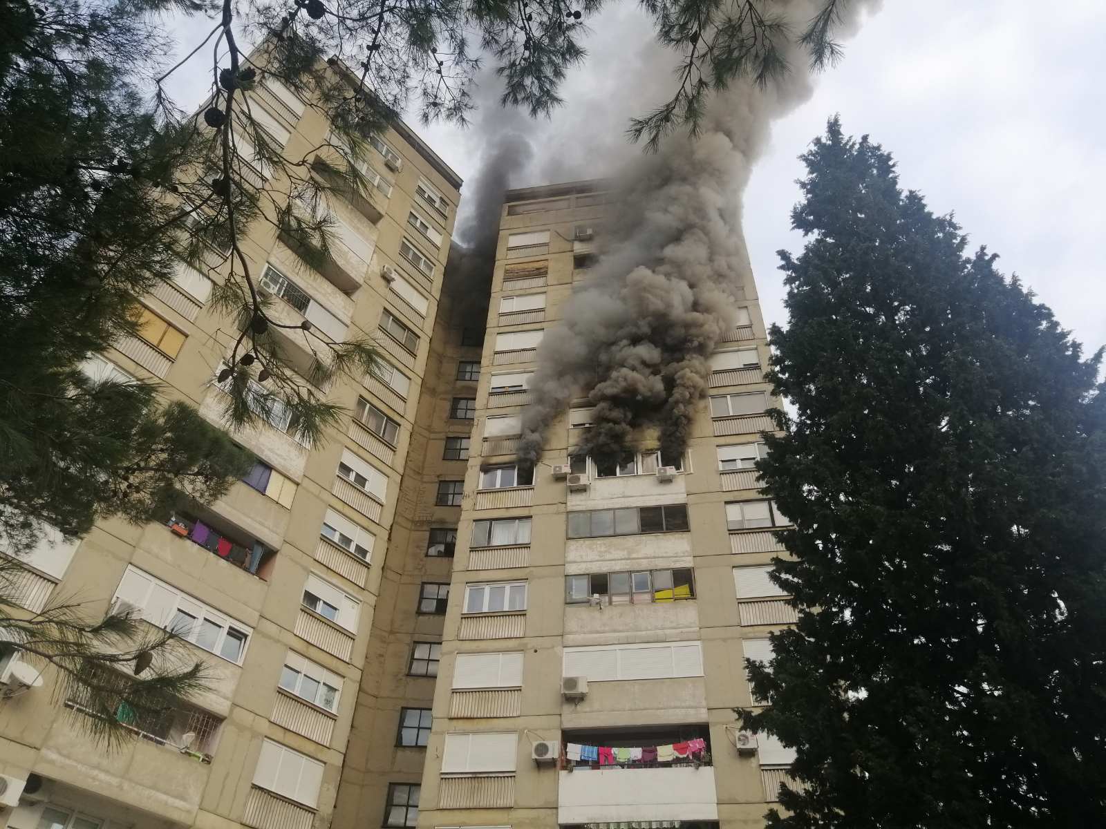 Požar u Zvjezdari u Mostaru