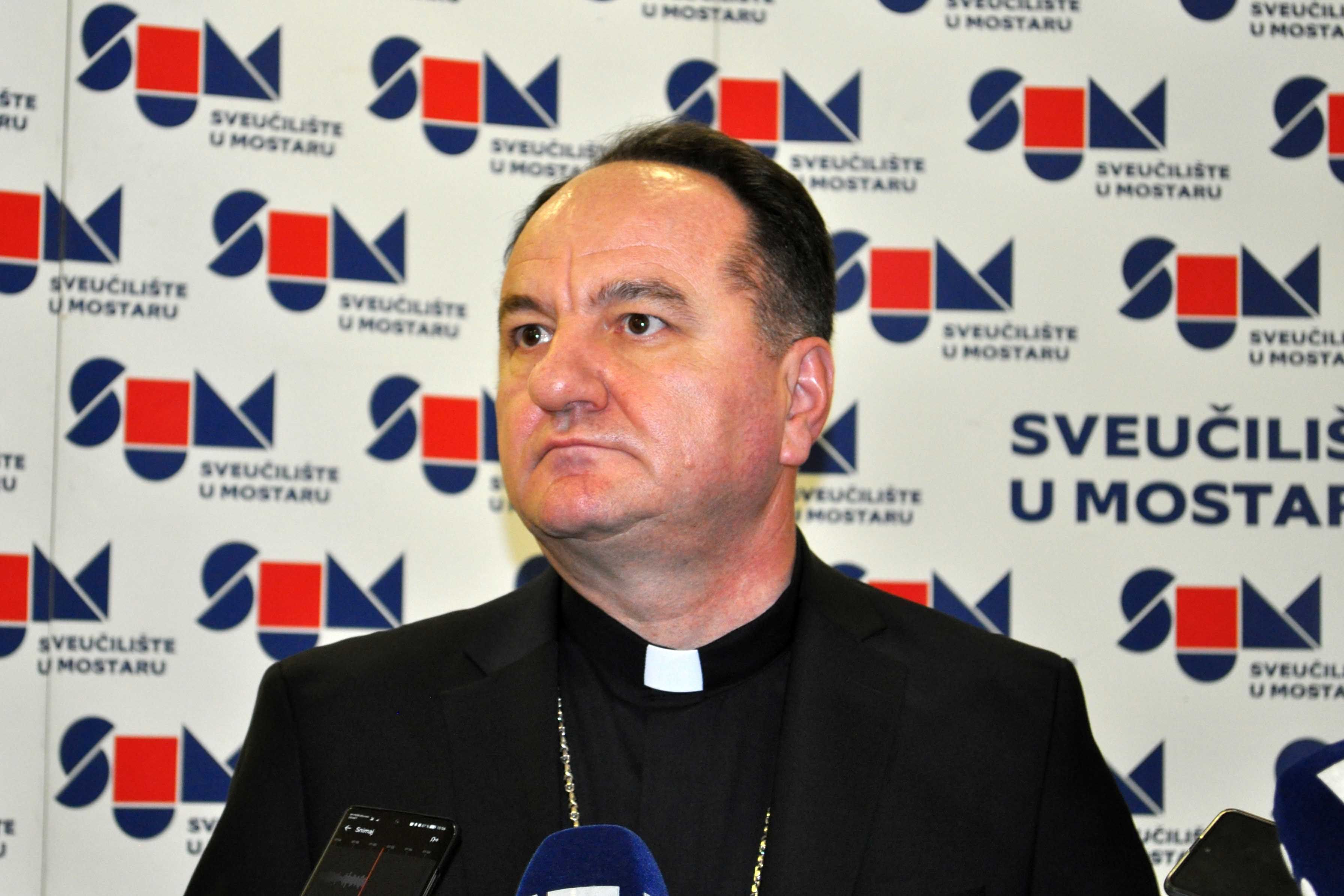 Biskup Palić: Religije mogu doprinijeti ukupnom napretku društva