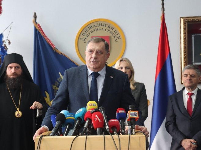 Dodik ponovo veličao Putina, veleposlanika Ukrajine proglasio nepoželjnim, a Kralja Tvrtka Srbinom