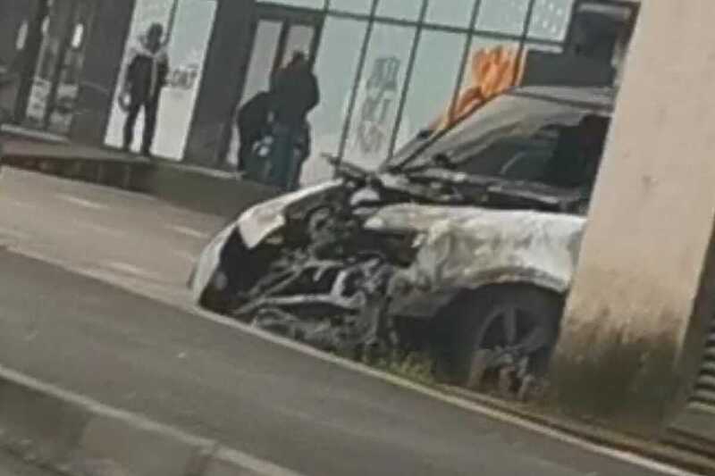 Izgorjelo vozilo Predraga Nešića, brata lidera DNS-a i budućeg ministra sigurnosti BiH