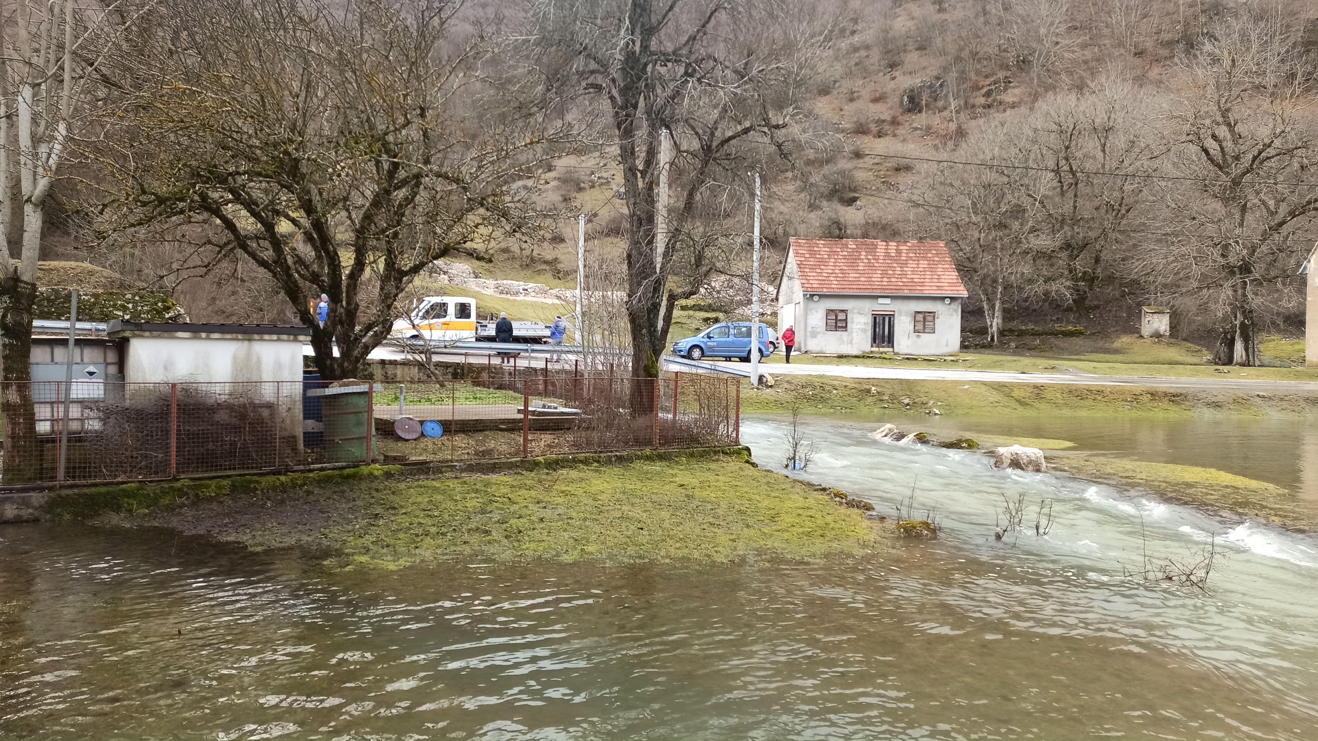 Voda prijeti objektima i stanovništvu