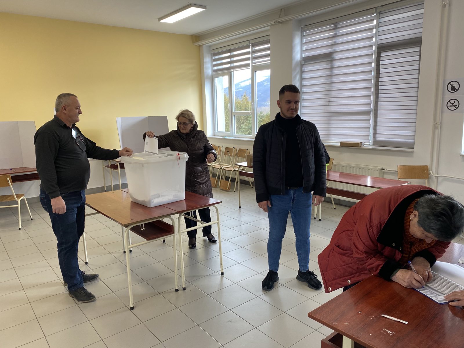 Katastrofalno mala izlaznost birača na prijevremene izbore