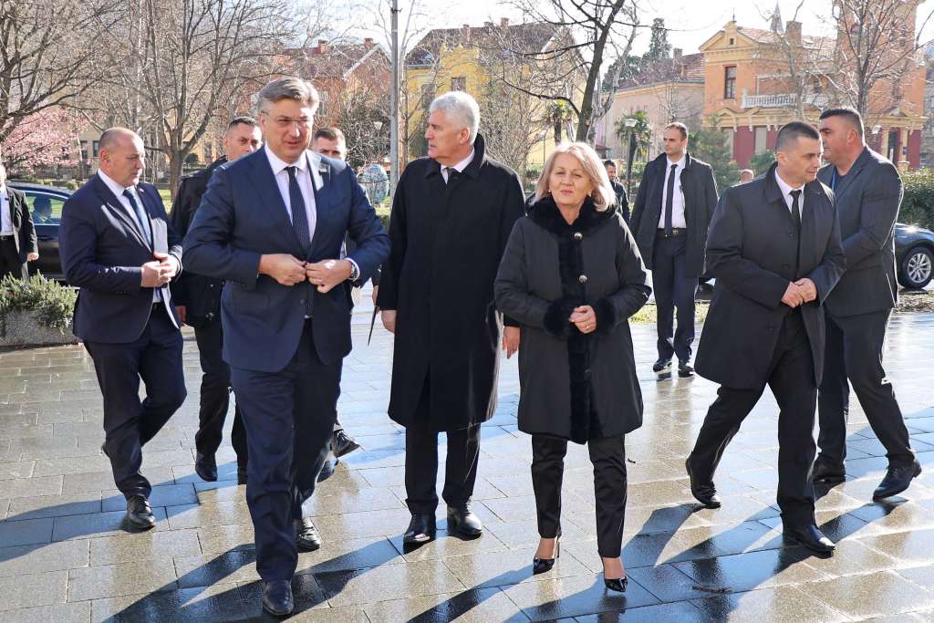 PLENKOVIĆ U MOSTARU: Drago mi je da HNS kaže da je BiH domovina hrvatskog naroda!