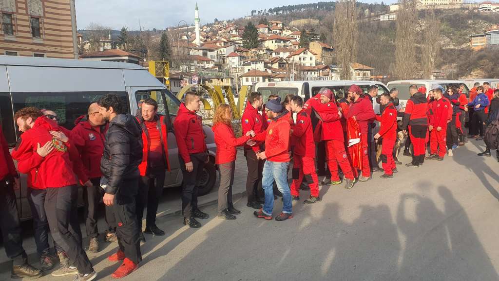 Bh. spasioci dočekani ispred Vijećnice