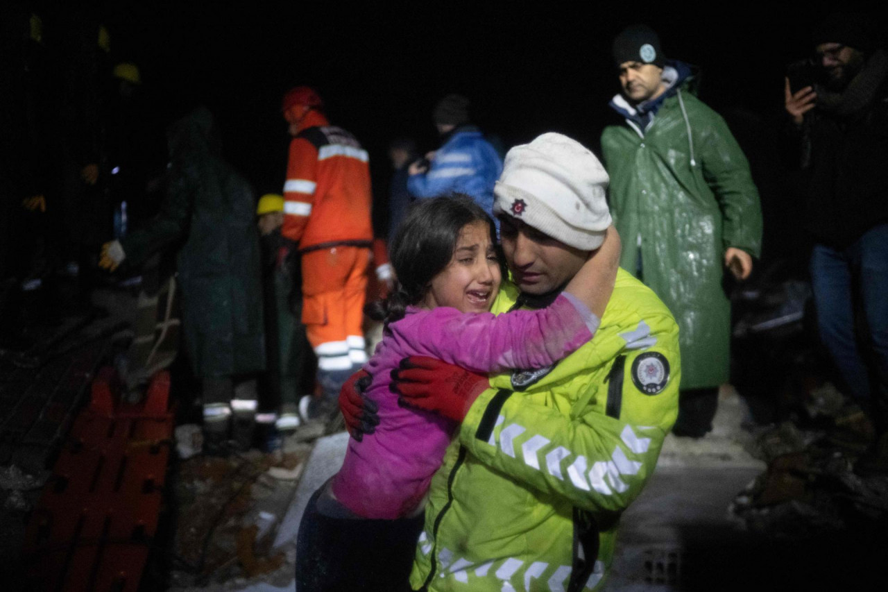 CRNA BILANCA: U Turskoj i Siriji više od 5000 mrtvih, nastavlja se potraga za preživjelima
