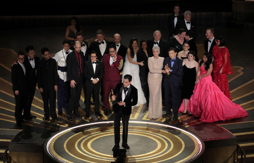 Film “‘Sve u isto vrijeme” dominirao na dodjeli Oscara: Osvojio sedam kipića