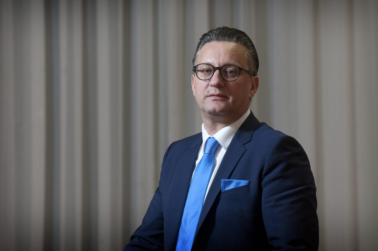 Novi hit mostarskog rektora. Hvalio se da su mu knjigu recenzirali brojni uglednici, oni to demantiraju