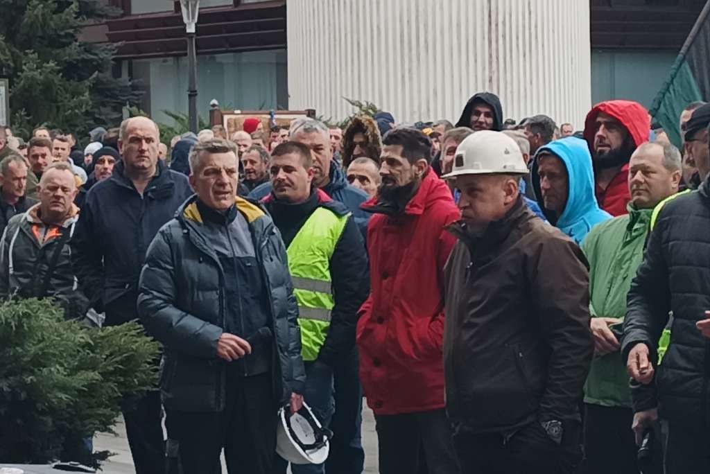 Jednosatni štrajk upozorenja u rudnicima iz Koncerna EPBiH, zenički rudari ni danas neće sići u jame