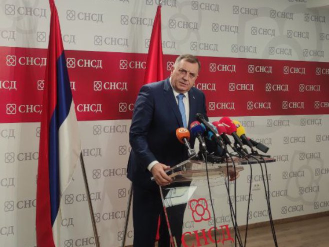 Dodik ponovo negirao genocid, a Izetbegovića nazvao kretenom i luzerom