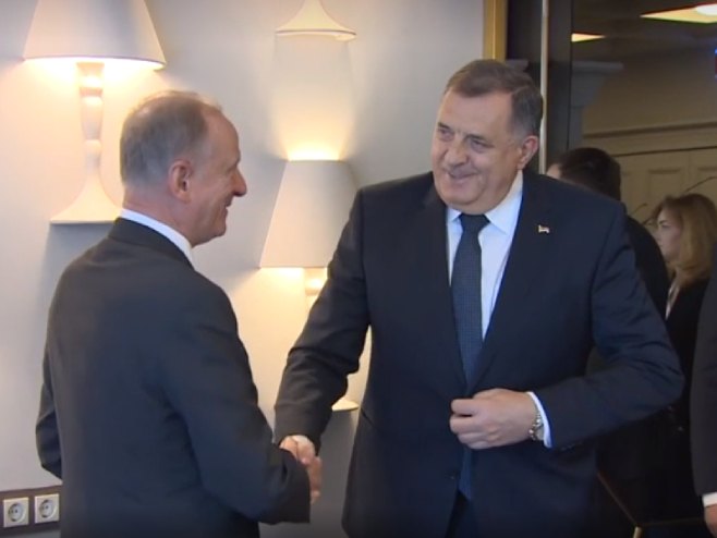 Dodik stigao u Moskvu, prije susreta s Putinom sastao se s Patruševim
