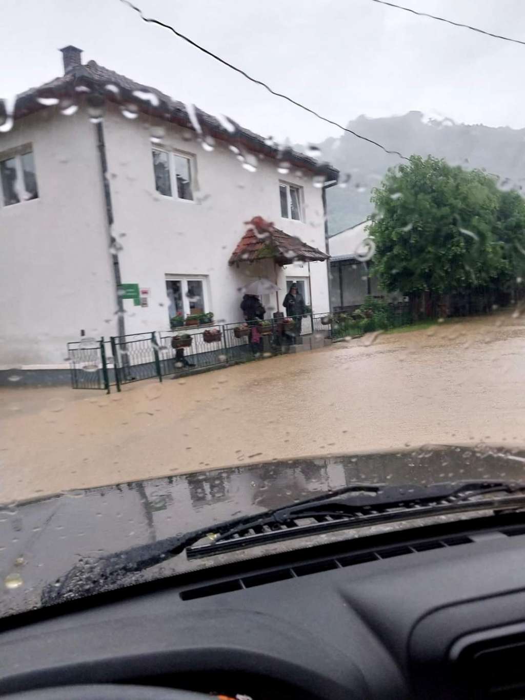 Vodostaji rastu, prijete poplave