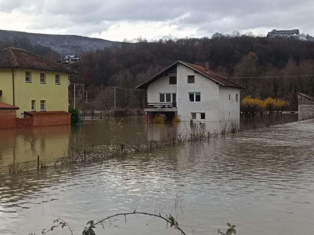 Očekuju se pljuskovi koji mogu izazvati bujične poplave