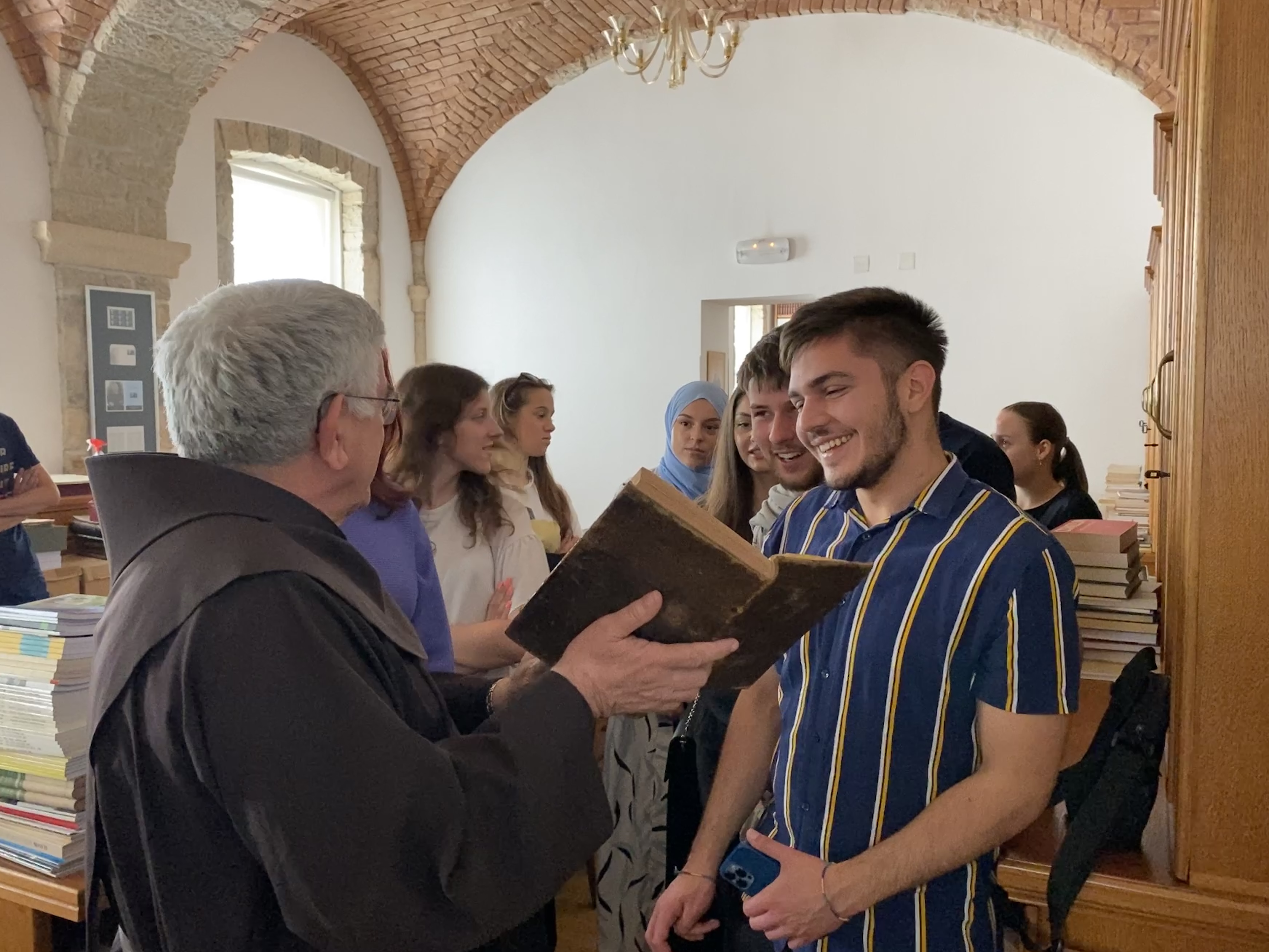 Mladi iz Mostara u posjeti bogomoljama