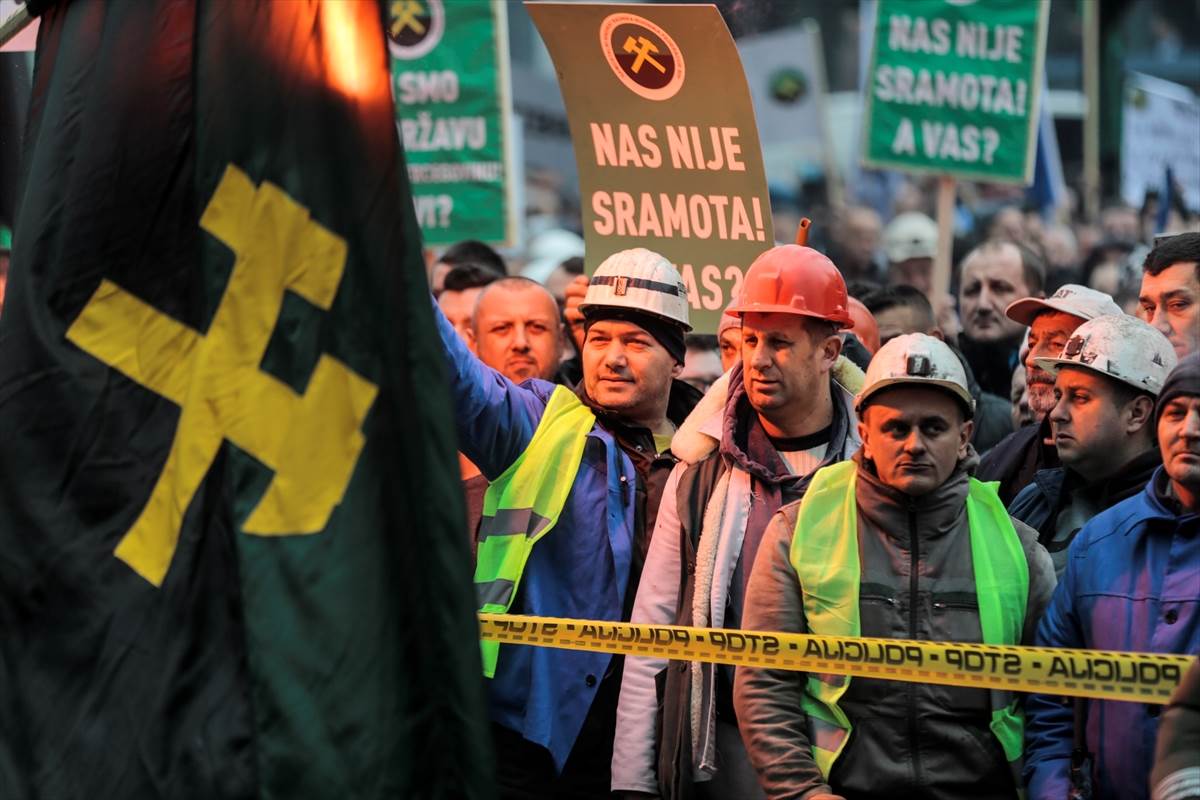 <strong>Zenički rudari i dalje u radničkom neposluhu</strong>