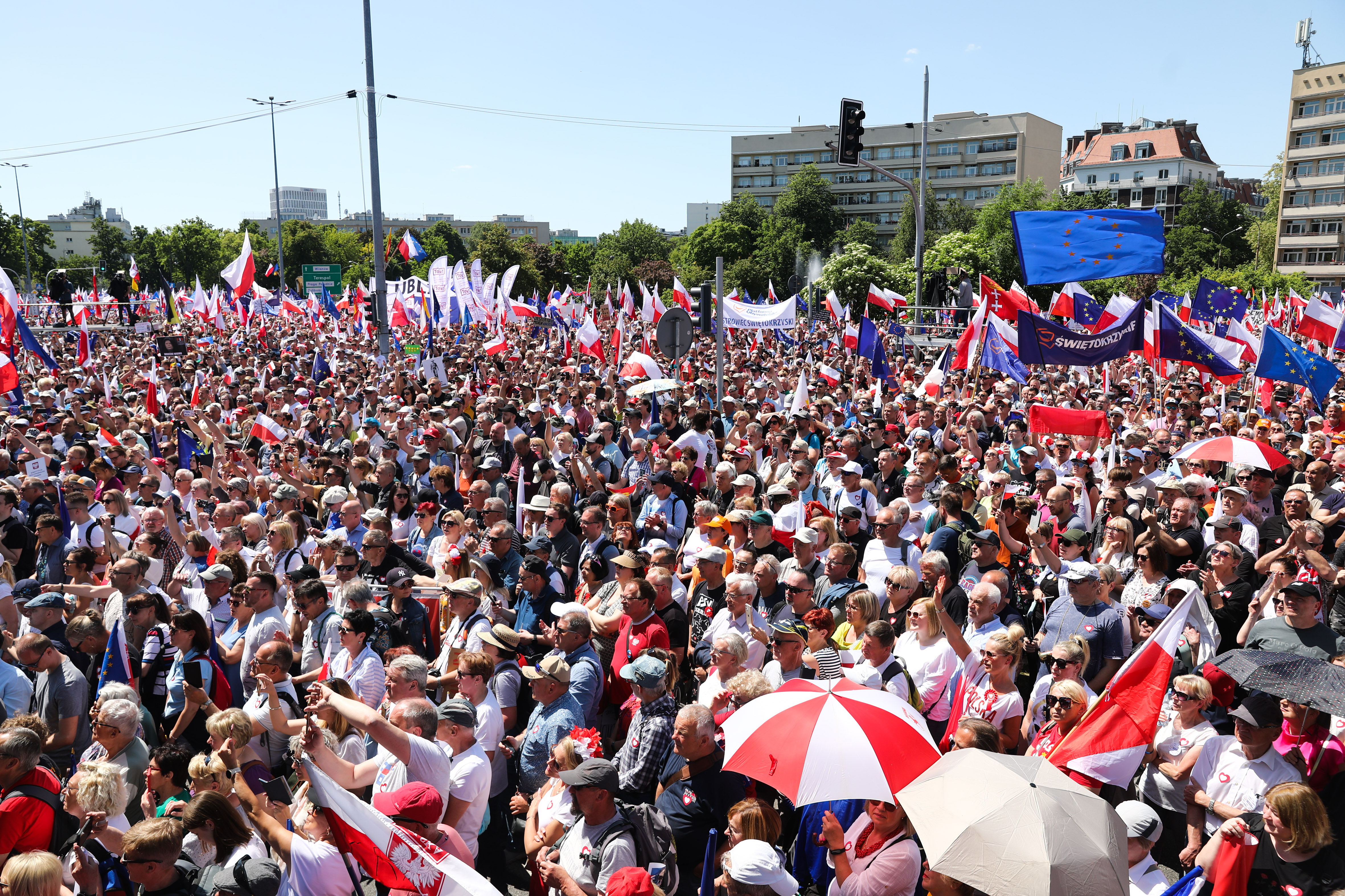 Pola milijuna Poljaka izašlo na prosvjed u Varšavi