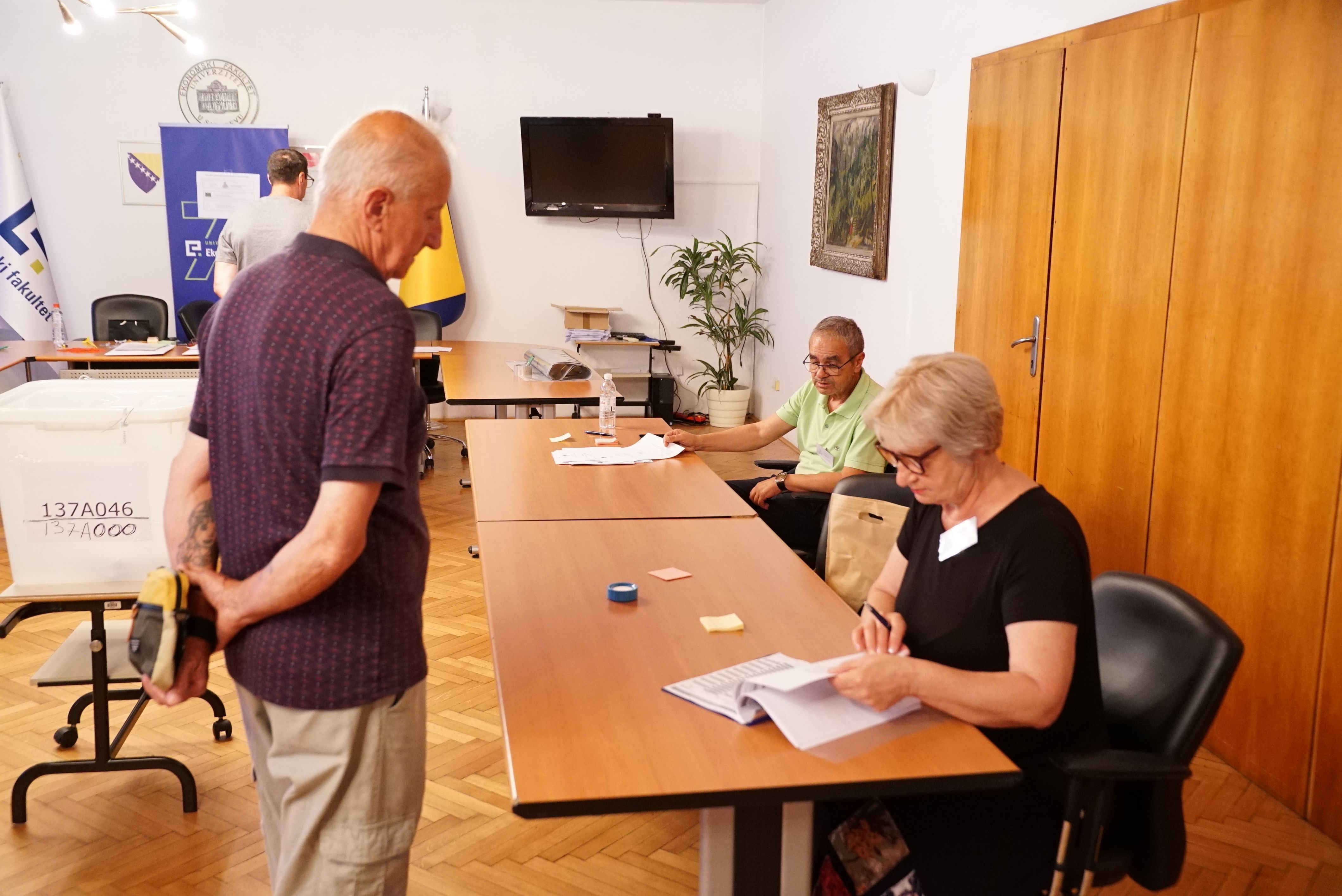 Građani na referendumu smijenili Hadžibajrića