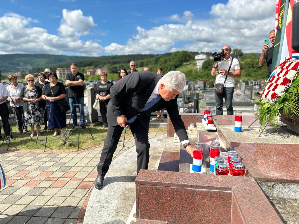 Čović: Trajna zadaća svih nas koji se bavimo politikom je da svako tko je počinio zločin za to odgovara