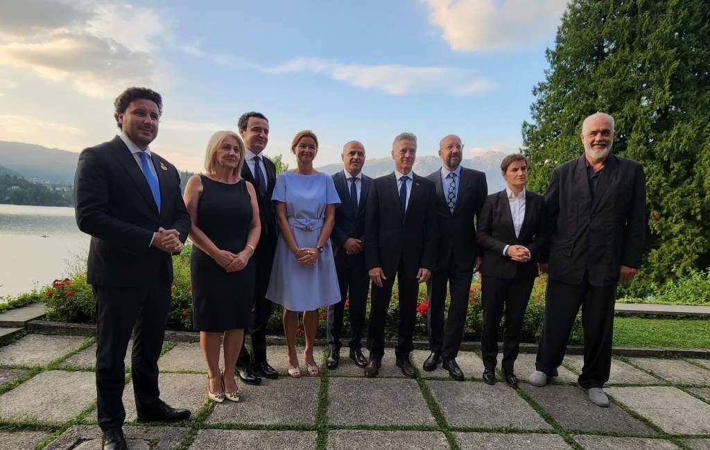 Krišto na radnoj večeri sa šefovima vlada zemalja regiona na Bledu