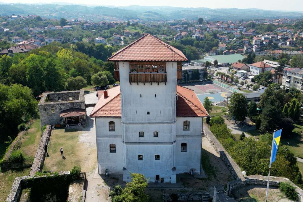 Privredna klima u Gradačcu sve bolja zahvaljujući brojnim projektima (VIDEO)