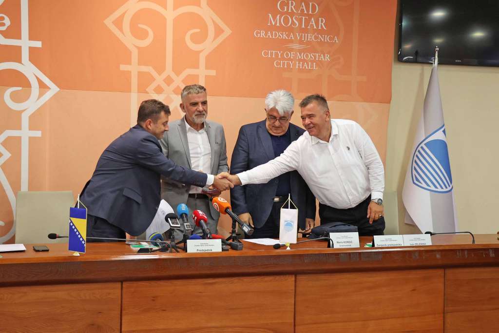 Potpisan ugovor za početak izgradnje Olimpijskog bazena u Mostaru (VIDEO)