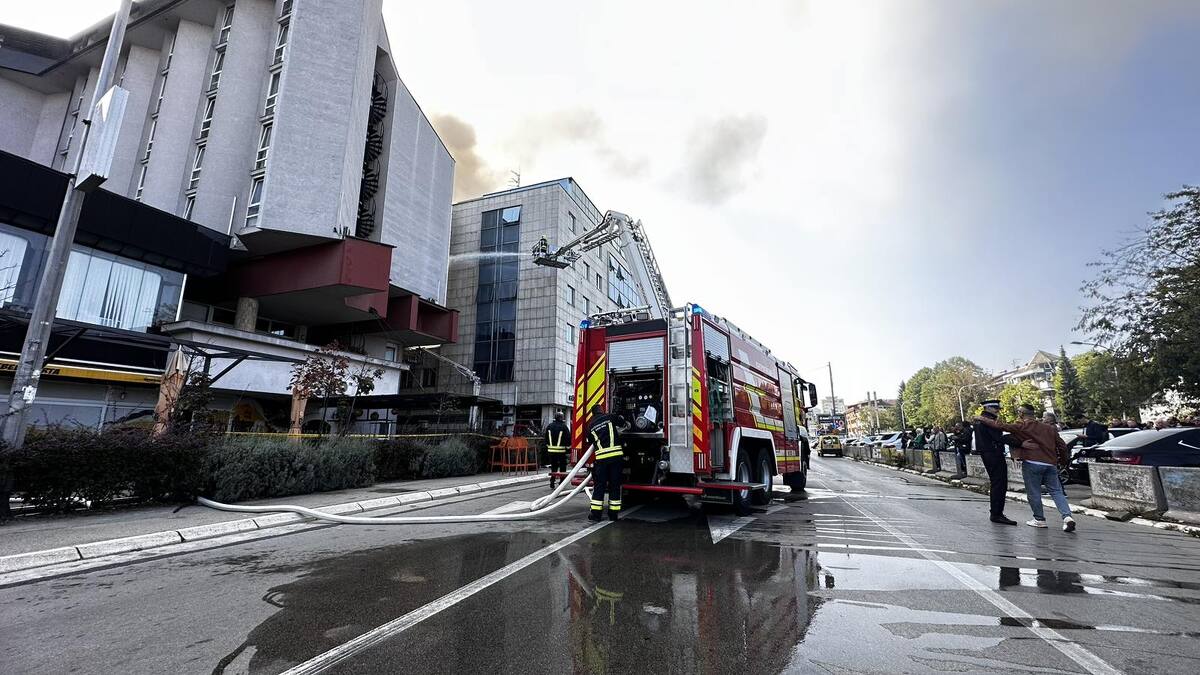 Požar u središtu Banje Luke, zahvatio i hotel "Bosna"