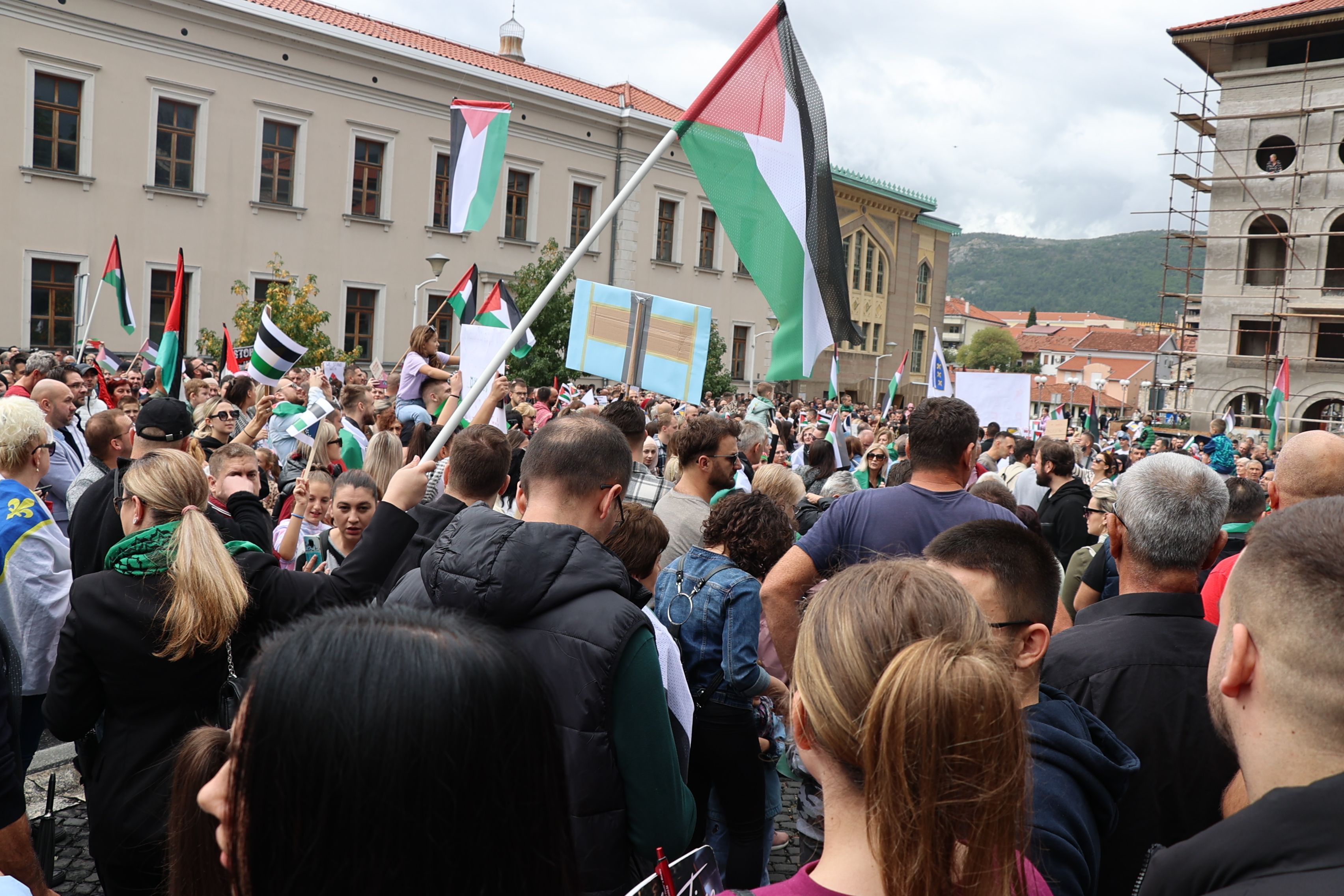 Unatoč zabranama, u Mostaru skup potpore palestinskom narodu