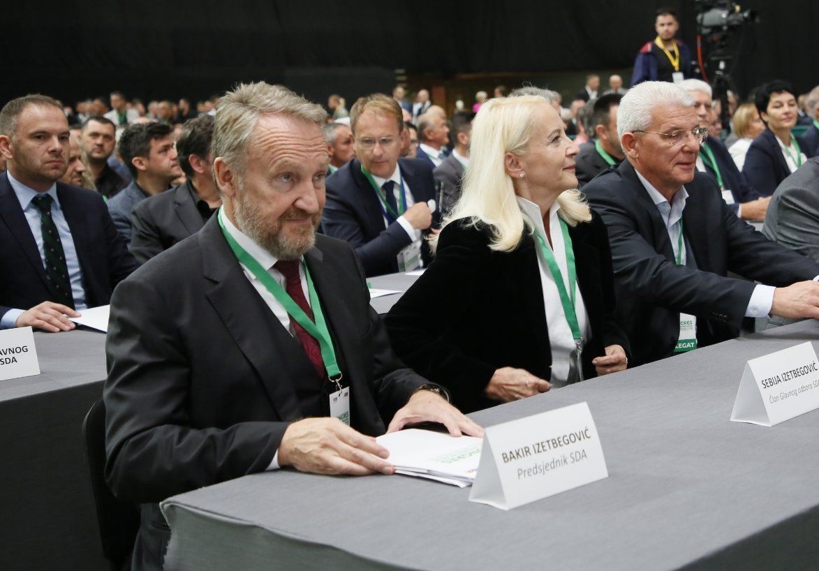 SDA je smjenjivala samo dopredsjednike, vođe su stolovale 'doživotno'