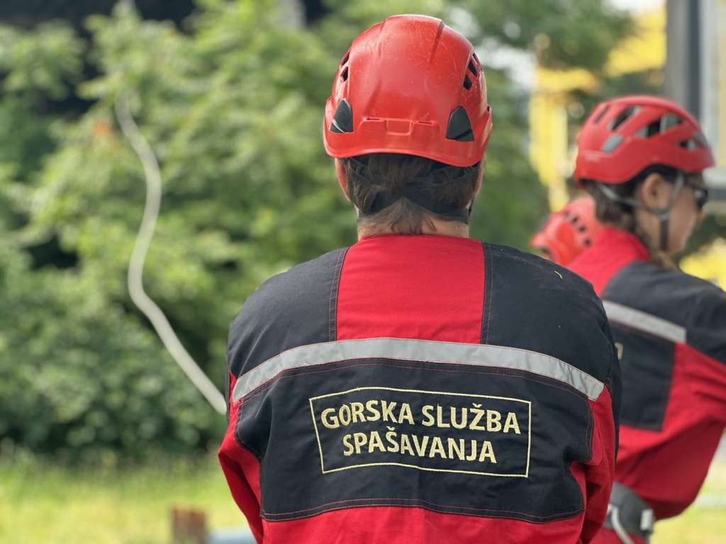 Teško ozlijeđeni muškarac pronađen na Prenju i evakuiran za Sarajevo