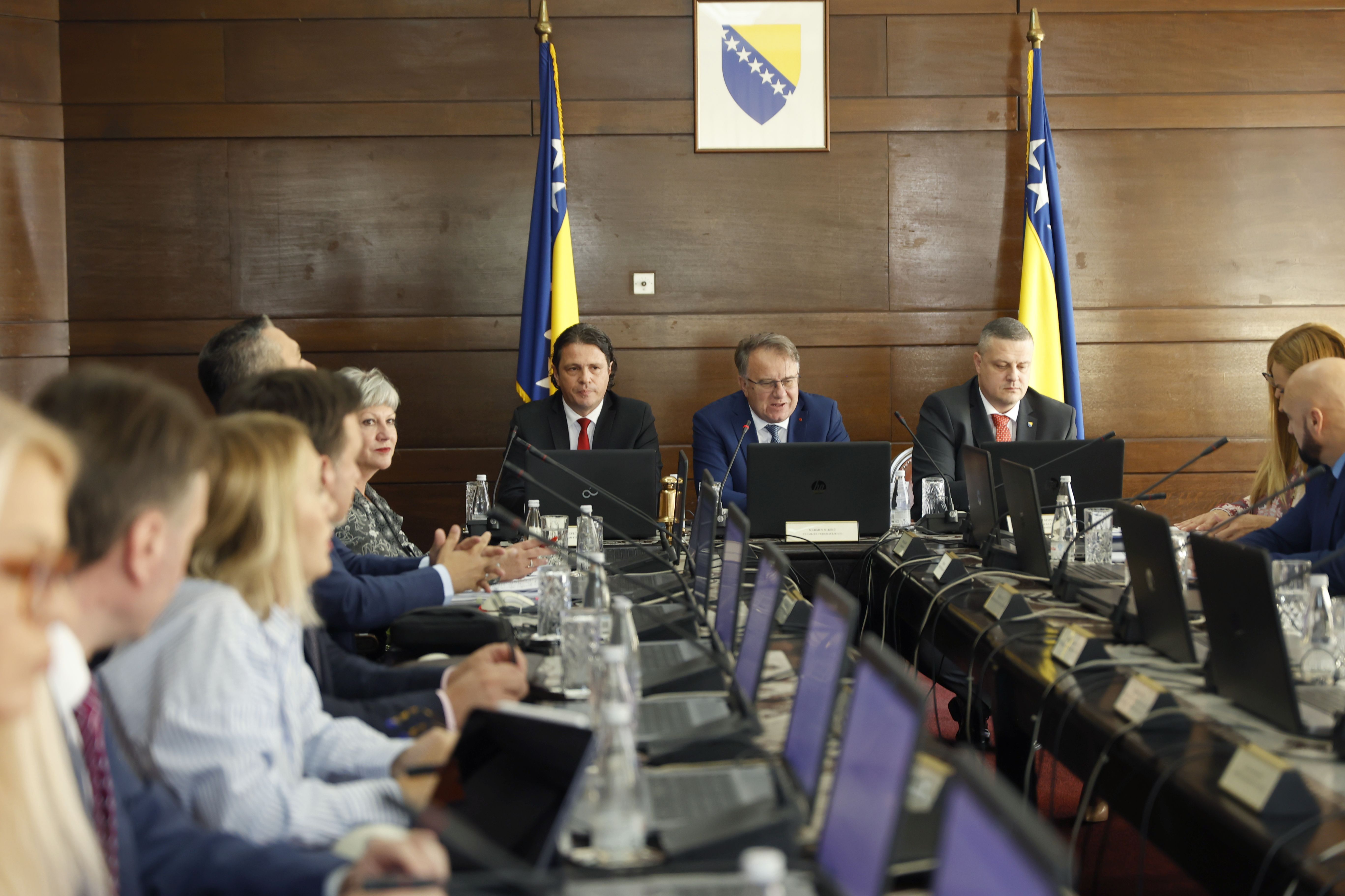 Nema nikakvih reformi koje su ranije najavljivali, ali zato Nikšić najavljuje možebitno poskupljenje struje