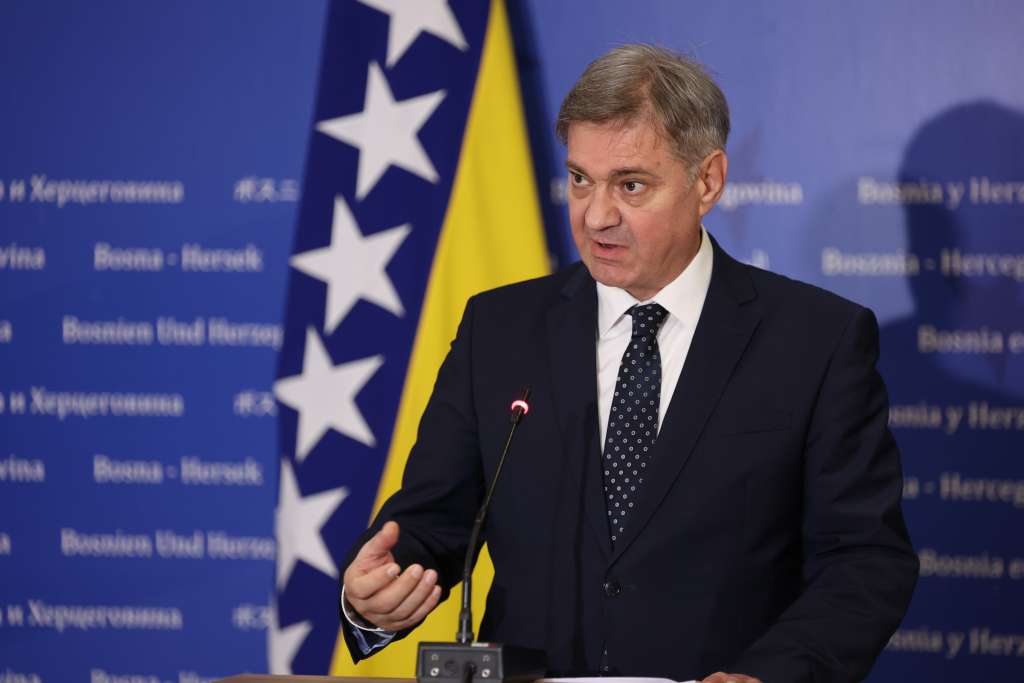 Zvizdić: Dodik u ucjenjavačkom tonu iznosi samo njemu poznate 'prioritete'