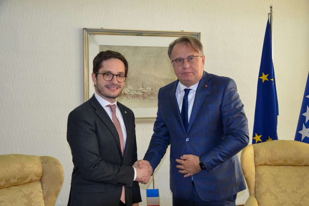 Nikšić s ambasadorom Francuske u BiH: Puna podrška reformama na evropskom putu