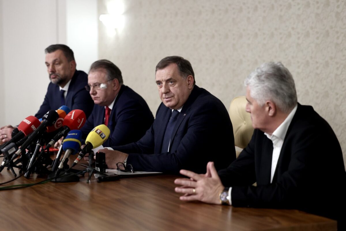 Čović i Trojka 'strepe' od negativnog odgovora hirovitog Dodika