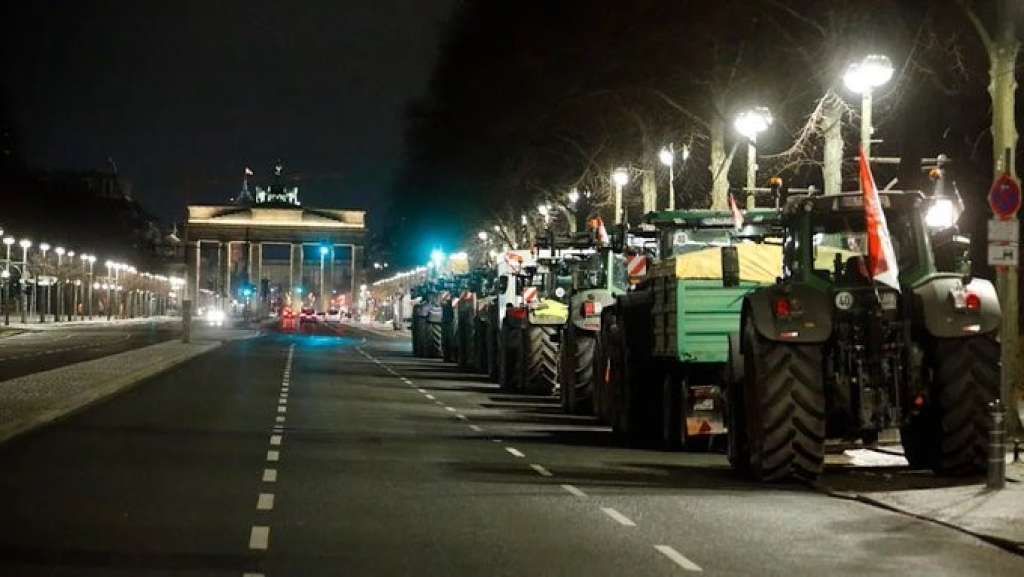 Prosvjedi farmera u Njemačkoj izazvali prometni kolaps