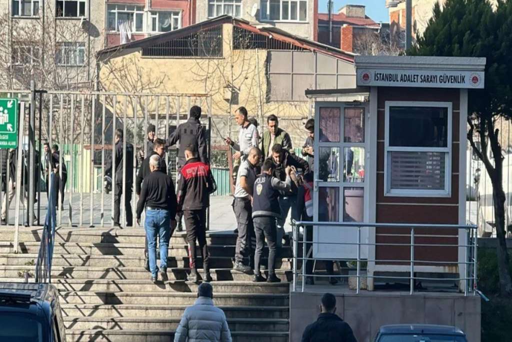 Turska policija ubila dvoje napadača tokom napada na sud u Istanbulu