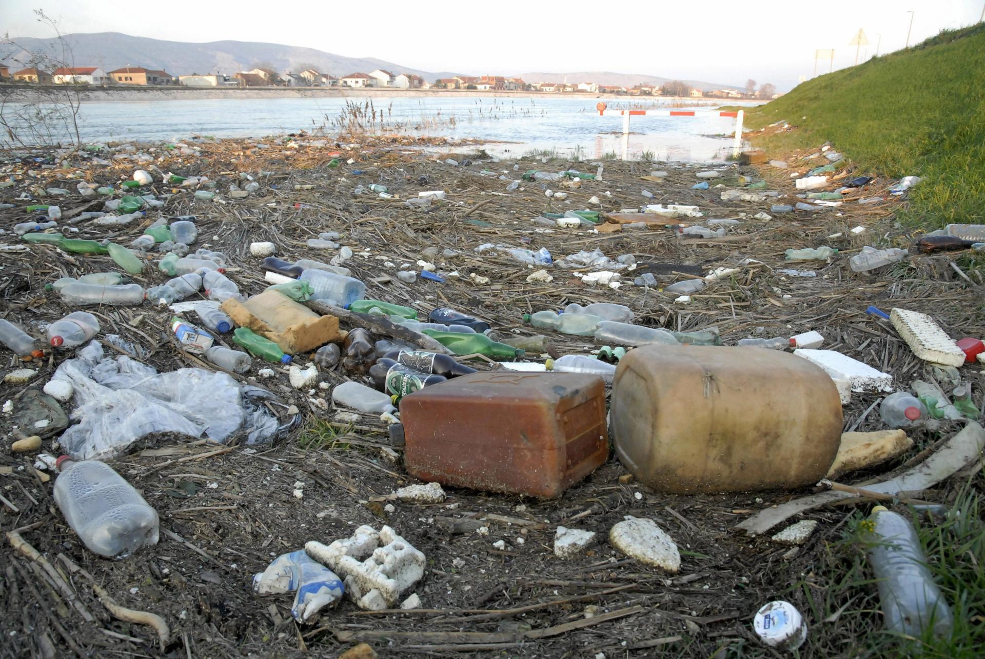 U Hrvatskoj ljuti zbog mostarskog i čapljinskog smeća